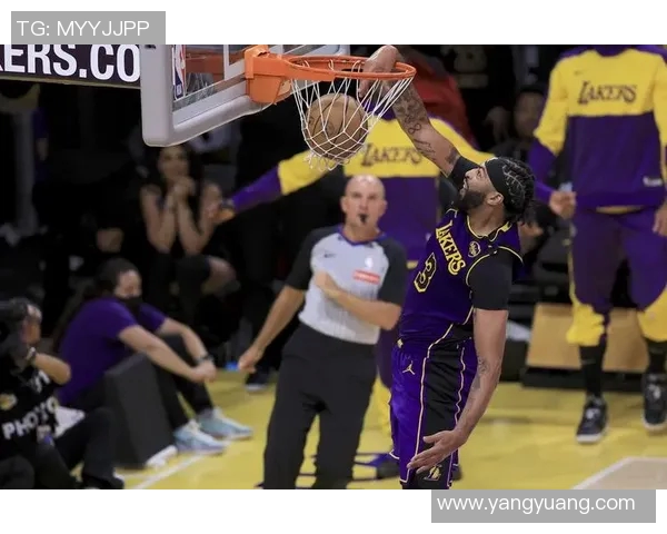 数据揭示：浓眉本赛季表现起伏不定